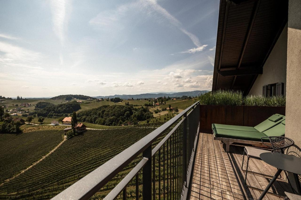Weinhotel Maitz Wolfgang Ratsch an der Weinstraße エクステリア 写真