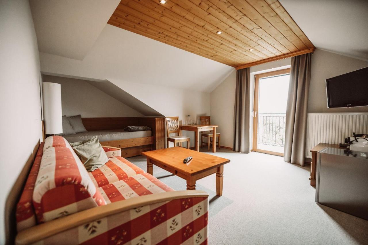 Weinhotel Maitz Wolfgang Ratsch an der Weinstraße エクステリア 写真
